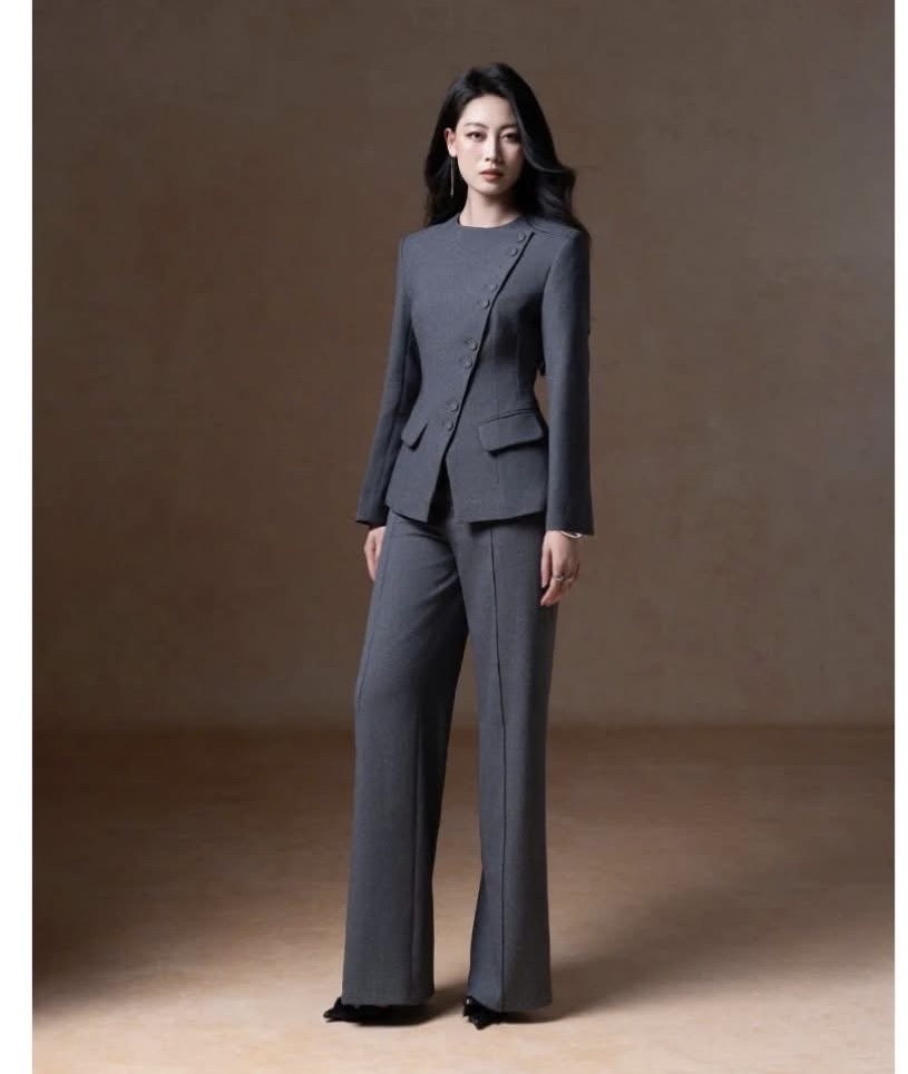 Xu Hướng Vest Nữ 2025 – Tinh Tế & Đẳng Cấp | #1 May áo vest nữ cao cấp tại Phú Giáo
