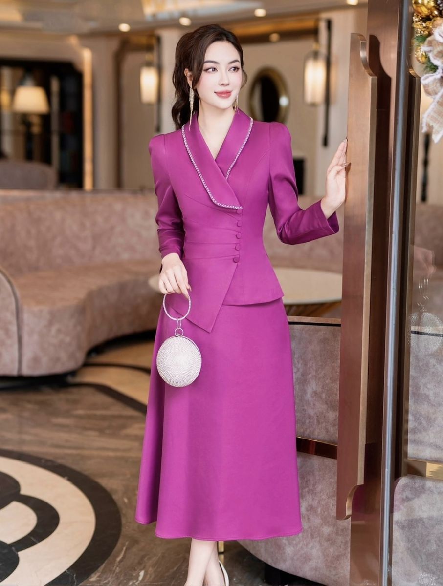 Tại sao nên sở hữu ít nhất một bộ vest nữ công sở trong tủ đồ? #1 Gợi ý địa chỉ thiết kế may đo vest nữ Tân Uyên Bình Dương